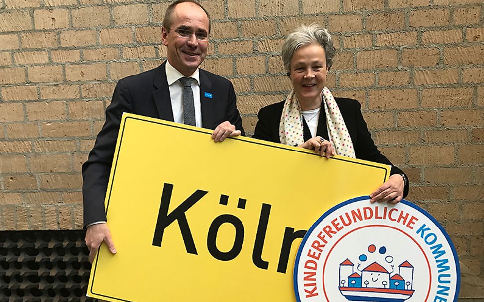 Köln: Als erste deutsche Millionenstadt erhält Köln das Siegel "Kinderfreundliche Kommune".