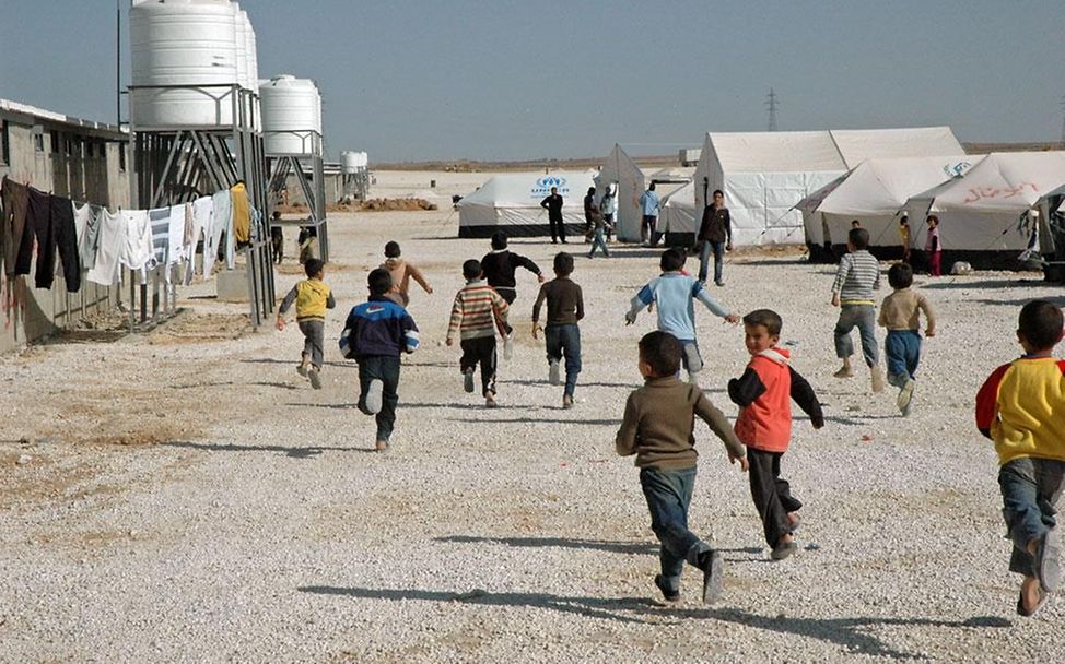 Za'atari-Camp/Jordanien: Spielende Kinder im März 2013 (© UNICEF/2013)