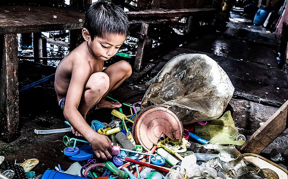 Philippines: Garbage, the Children and Death