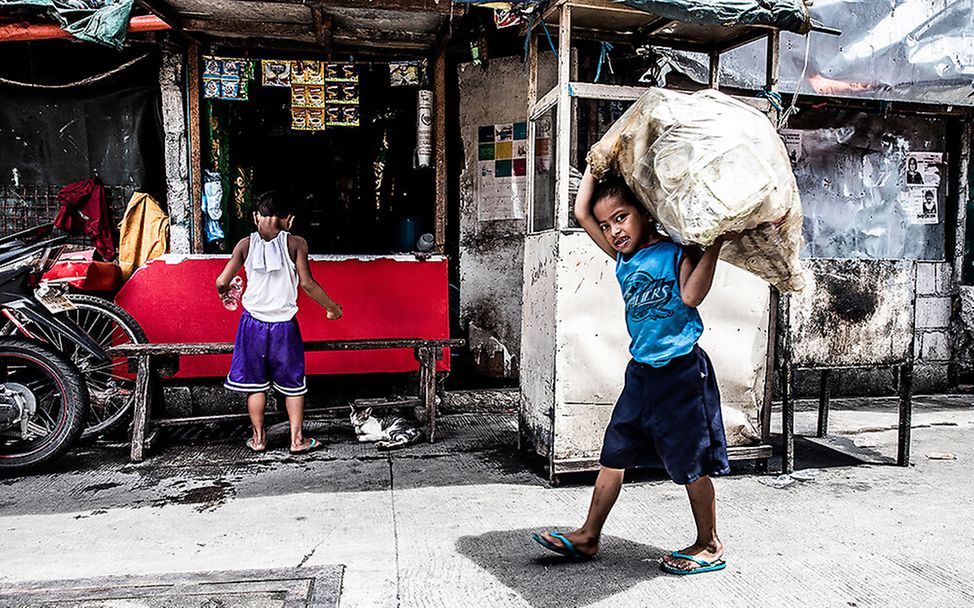 Philippines: Garbage, the Children and Death