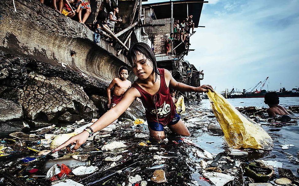 Philippines: Garbage, the Children and Death