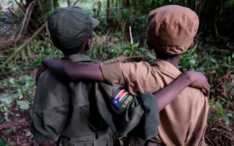 Südsudan: Zwei Jungen wurden als Kindersoldaten missbraucht.