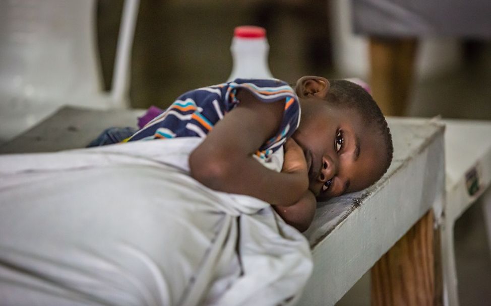 UNICEF hilft Kindern weltweit, die an Cholera erkrankt sind.