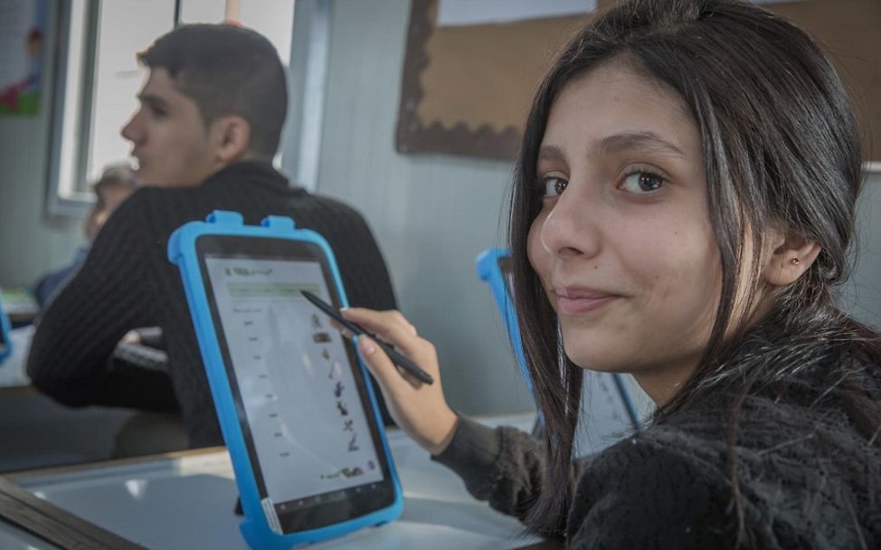 Irak: UNICEF führt ein E-Learning-Programm mit iPads durch. 