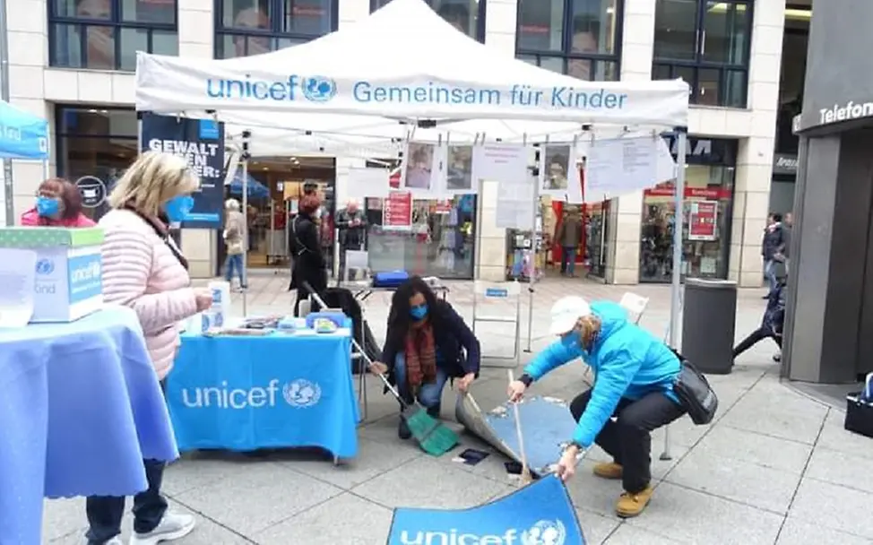 Gewalt wird unter den Teppich gekehrt