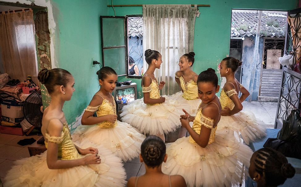 Brazil: The favela ballet