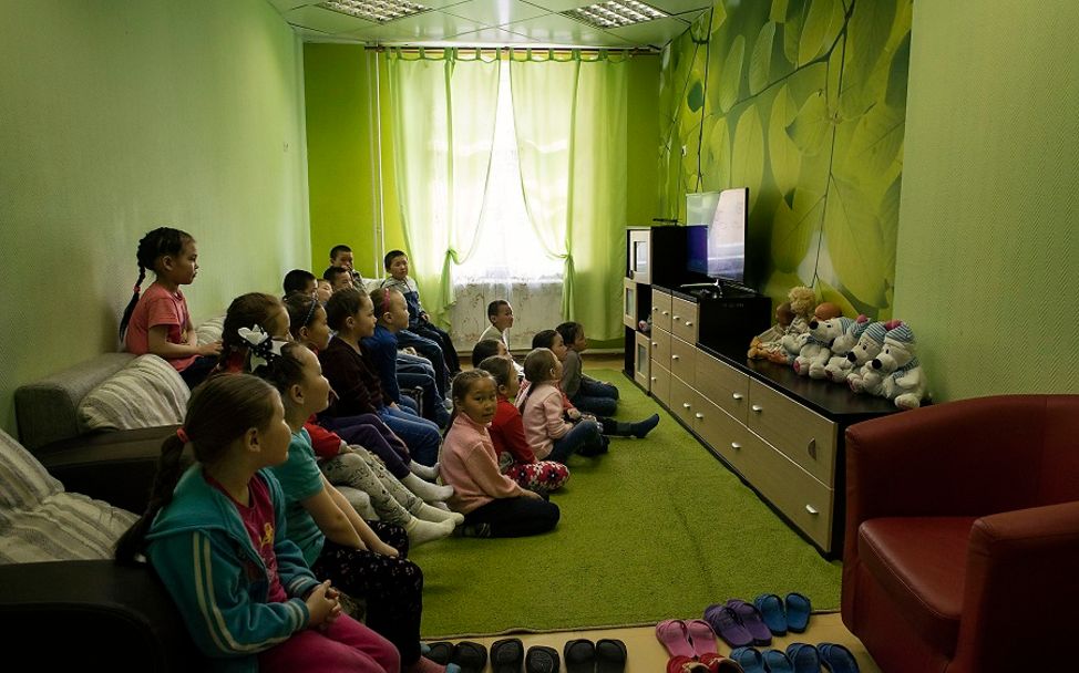 Russland: Von der Schule des Lebens in die Schule des Staates