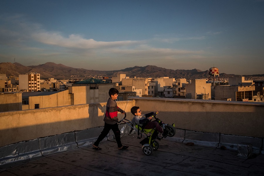 Iran: Corona – a piece of freedom on the rooftop | © Erfan Kouchari, Iran (Tasnim News Agency)