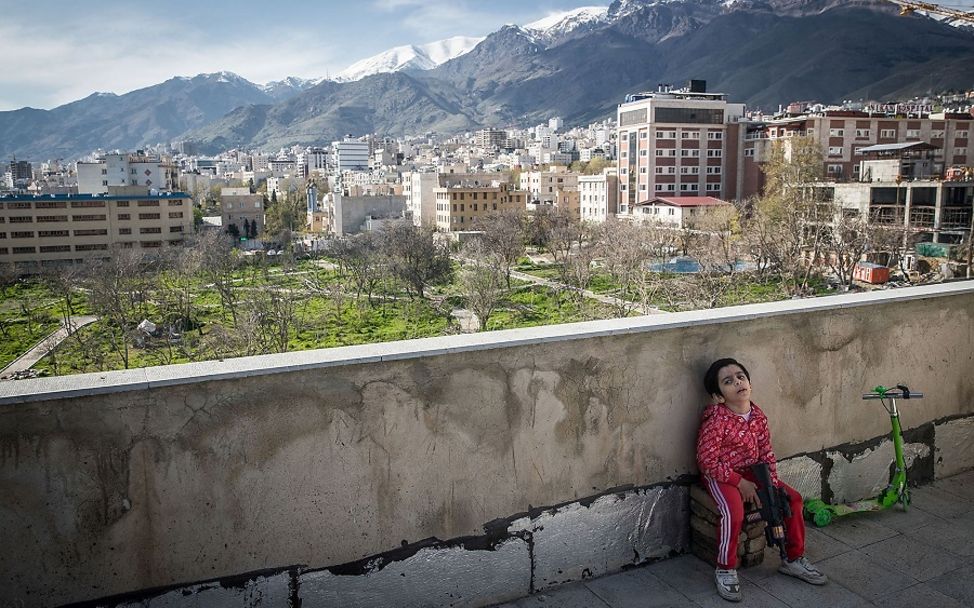 Iran: Corona – a piece of freedom on the rooftop