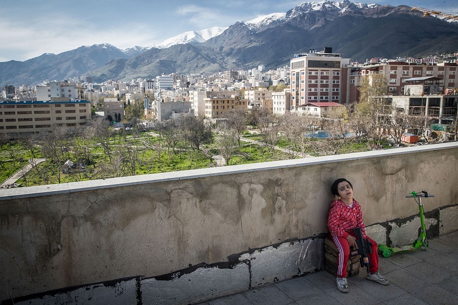 Iran: Corona – a piece of freedom on the rooftop | © Erfan Kouchari, Iran (Tasnim News Agency) Iran: Corona – a piece of freedom on the rooftop