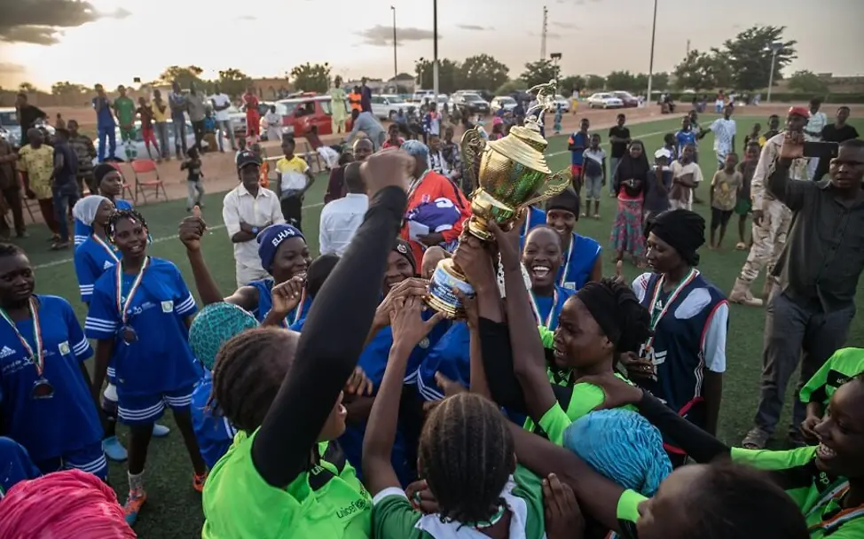 Niger: Pascalines Team hat das Mädchen-Fußballturnier von UNICEF gewonnen. | © UNICEF/Haro Niger: Pascalines Team hat das Mädchen-Fußballturnier von UNICEF gewonnen.