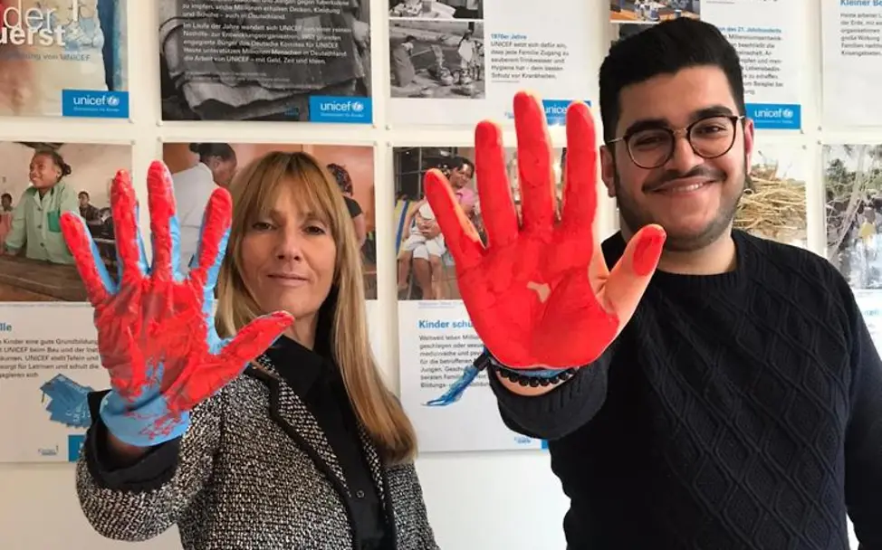 RedHandDay-1