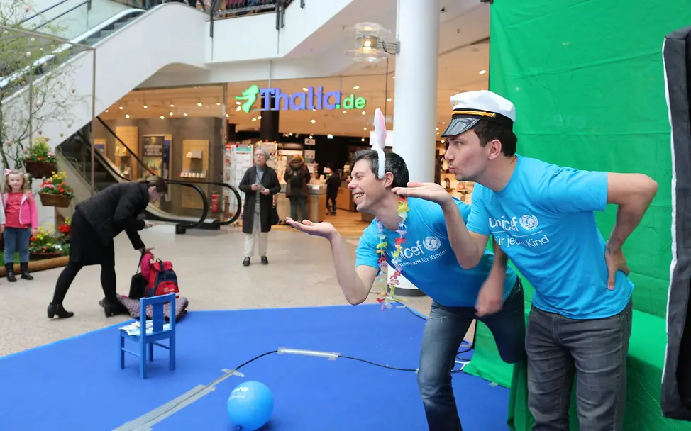 unicef-hamburg-kinderschminken-quarree-wandsbek unicef-hamburg-kinderschminken-quarree-wandsbek