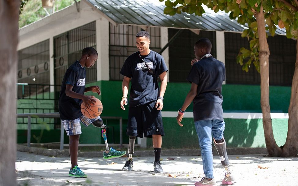 Philippinen, Äthiopien, Haiti: Das Haus, das Kindern Beine schenkt