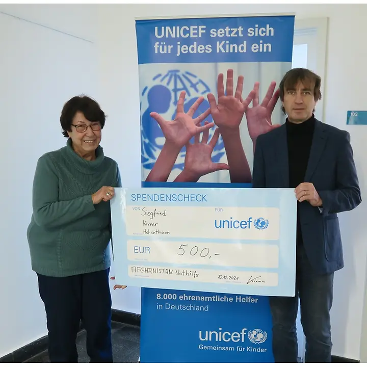 Spendenübergabe Ing.-Büro Kirner © UNICEF-AG Landshut/Mack Spendenübergabe Ing.-Büro Kirner © UNICEF-AG Landshut/Mack