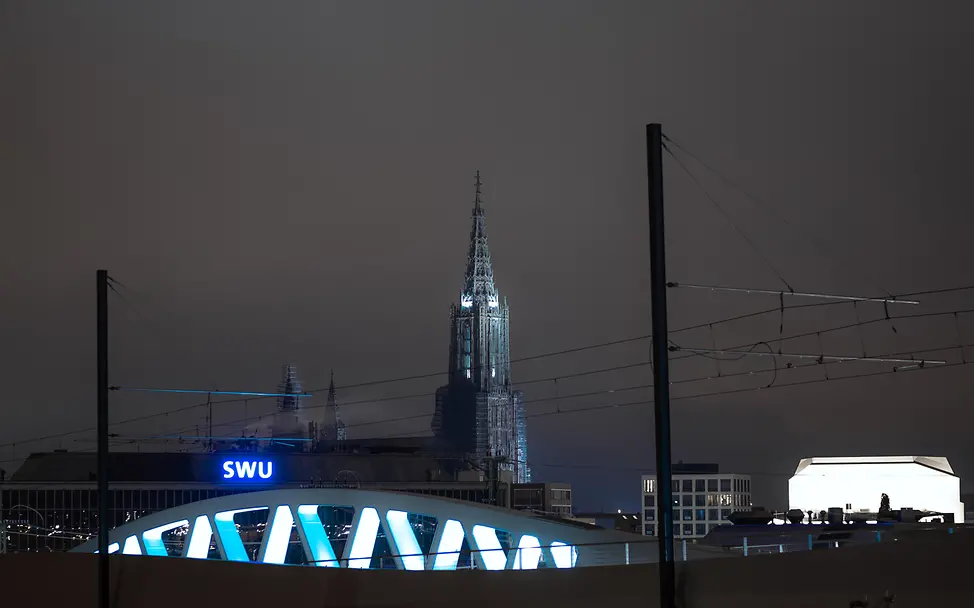 TurnTheWorldBlue04 Neuer Inhalt