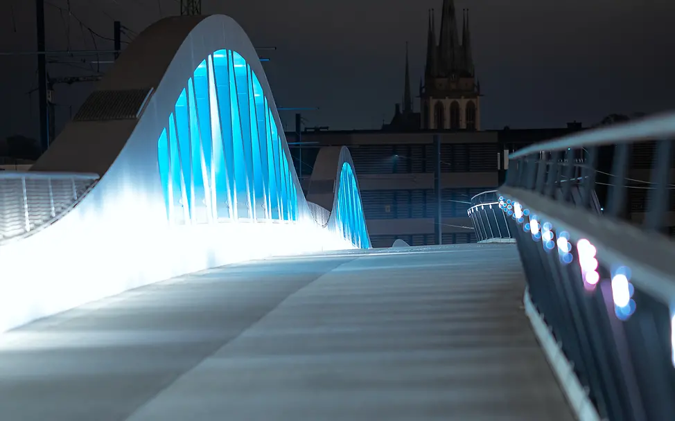 TurnTheWorldBlue07 Neuer Inhalt