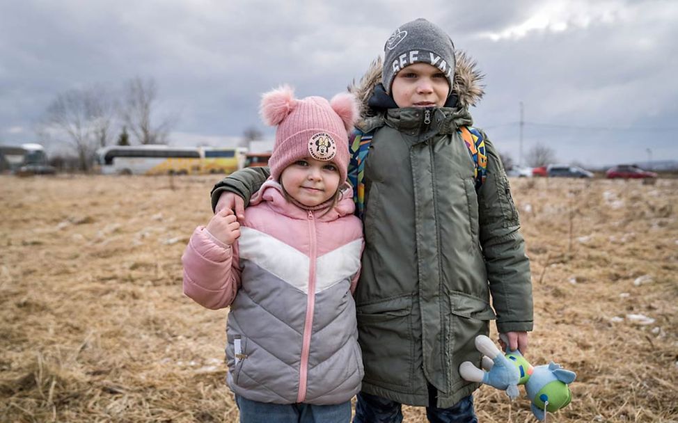 Ukraine Flüchtlinge Kinder: Geflüchtete Kinder und Jugendliche brauchen Schutz und Unterstützung, um in Sicherheit zu leben.