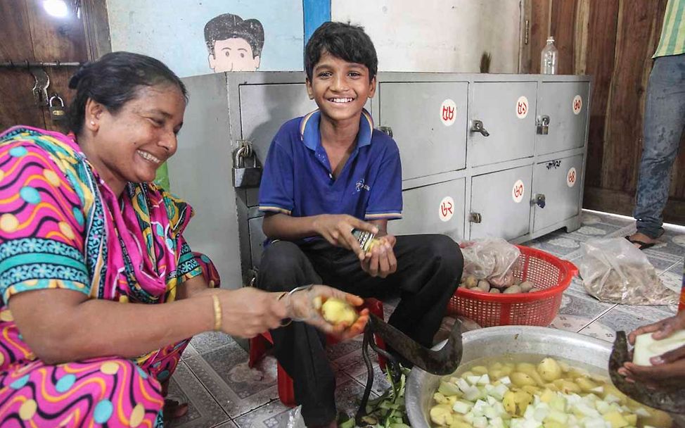 Bangladesch: Beim Kochen