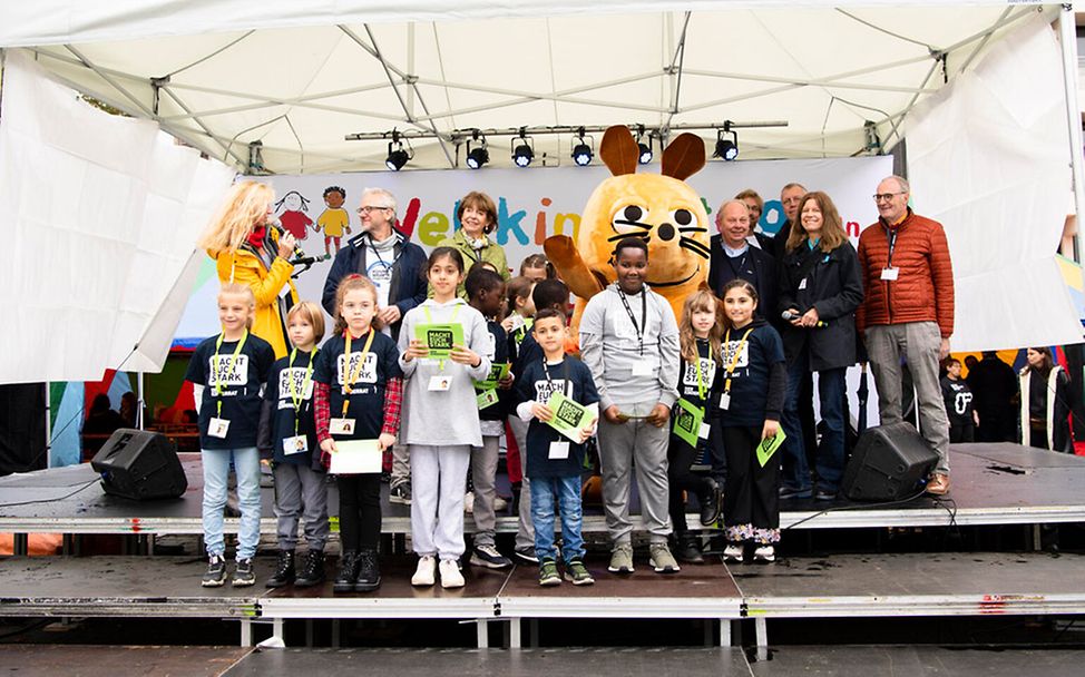 Der Weltkindertag 2022 auf dem Kölner Heumarkt.