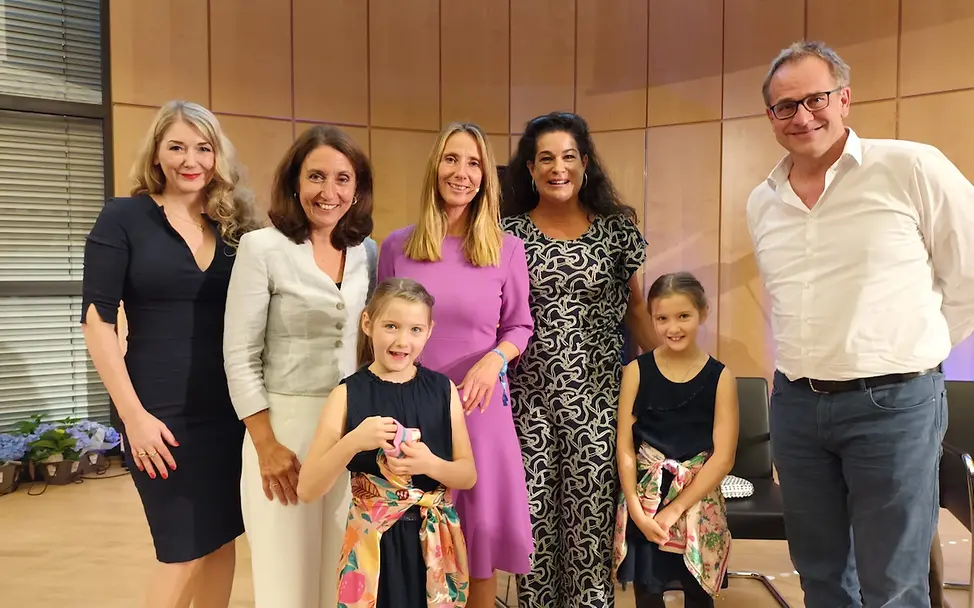 Sandra Quadflieg, Aydan Özoguz, Michaela Eugen-Albrecht, Caroline Kiesewetter, Stephan Schad, Lorina und Emilia Kluge Sandra Quadflieg, Aydan Özoguz, Michaela Eugen-Albrecht, Caroline Kiesewetter, Stephan Schad, Lorina und Emilia Kluge