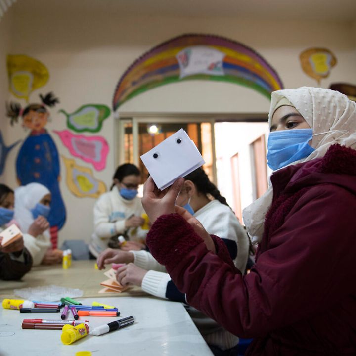 Syrienkrieg: Kinder basteln in einem UNICEF-unterstütztem Center.