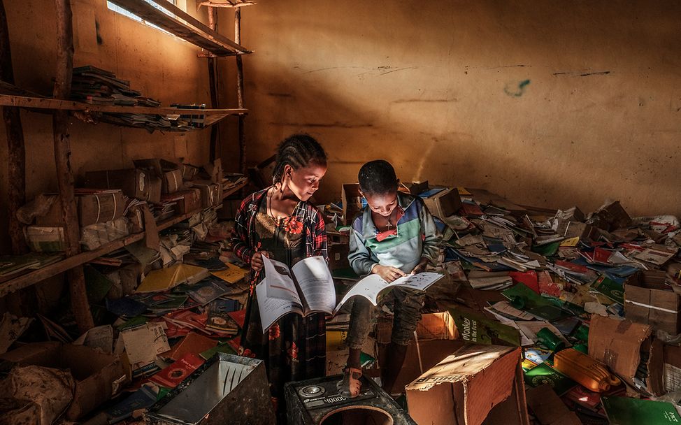 UNICEF-Foto des Jahres 2022: Zuflucht zu den Büchern