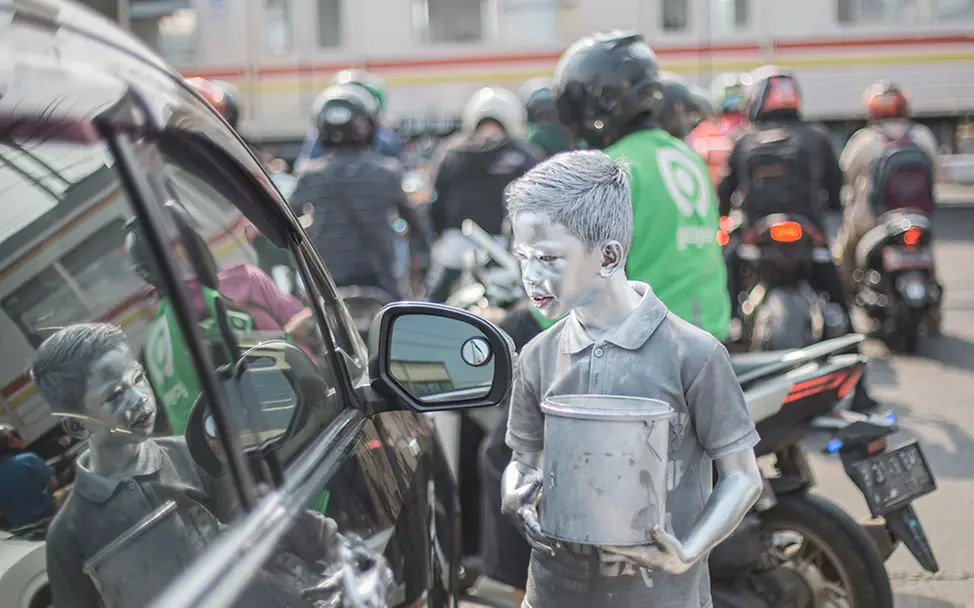 Depok, Indonesia: The Silver People | © Agoes Rudianto, Indonesia, GEOlino Depok, Indonesia: The Silver People