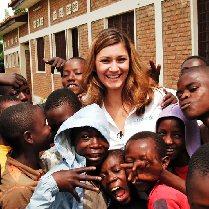 UNICEF-Patin Sandra Thier in Burundi. | © UNICEF/Claudia Berger UNICEF-Patin Sandra Thier in Burundi. | © UNICEF/Claudia Berger