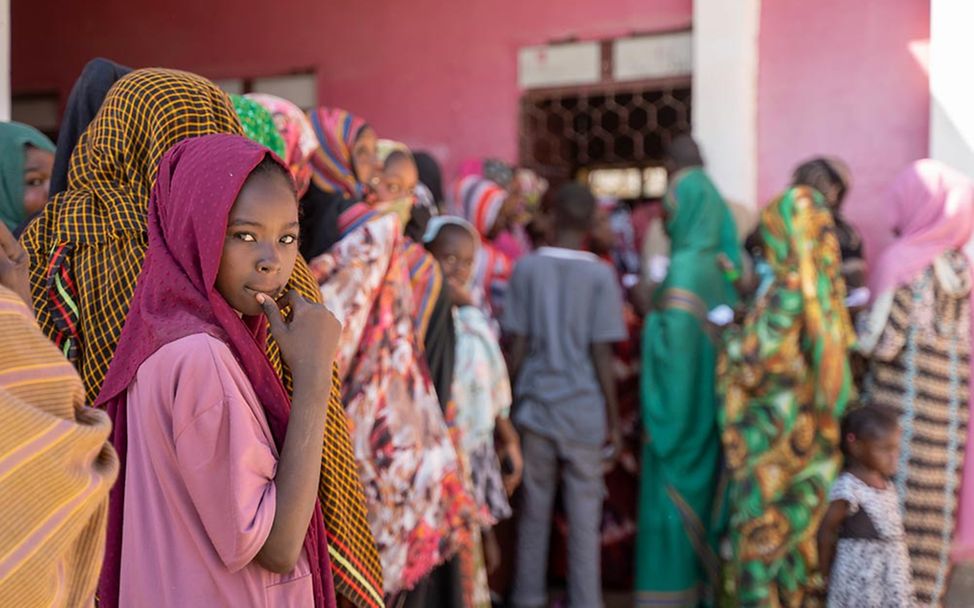 Malaria-Impfungen ergänzen klassische Malaria-Prävention, z.B. Netze gegen die Stiche der Anopheles-Stechmücke