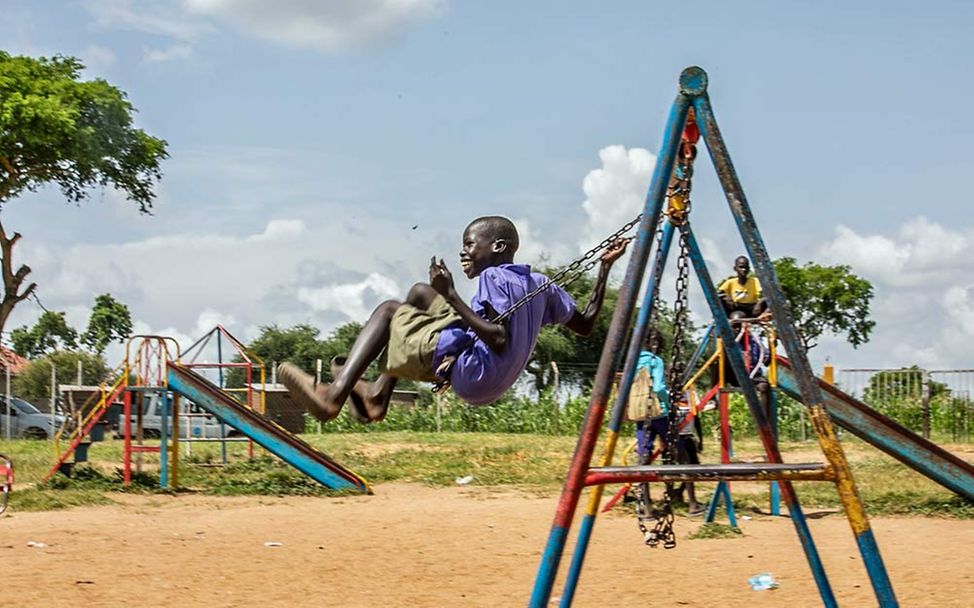 Nothilfe Sudan-Krieg: Geflüchtete Kinder spielen in einer kinderfreundlichen Zone. 