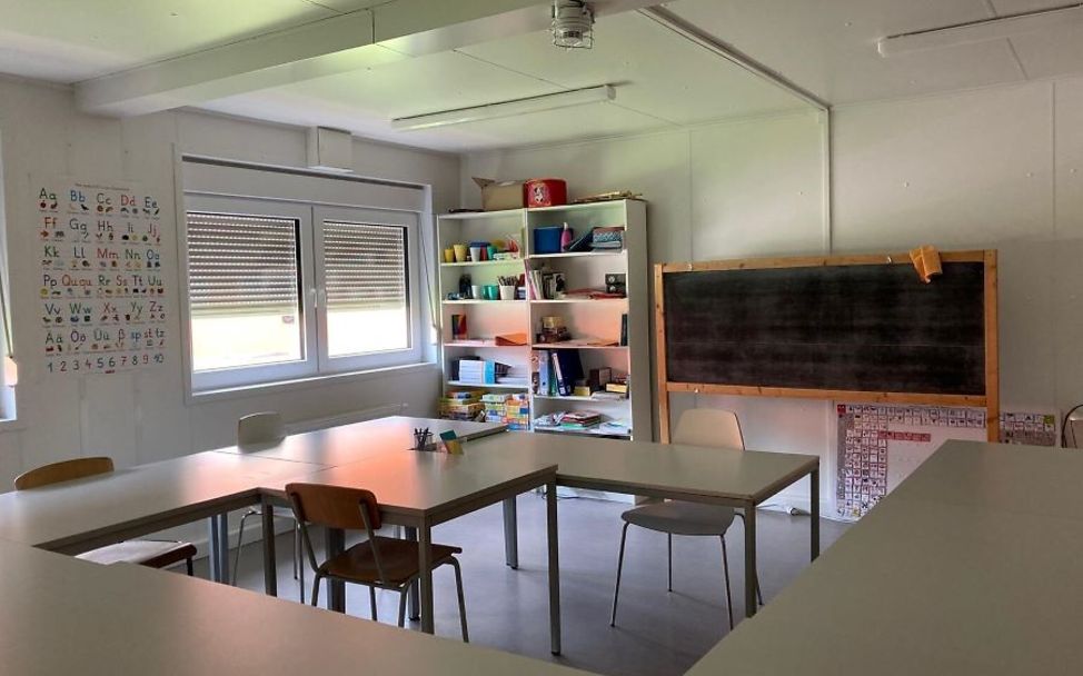 Deutschland: Klassenzimmer in einer Unterkunft für Geflüchtete.