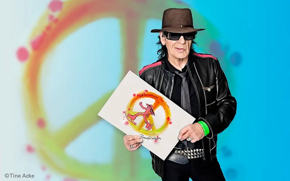 Udo Lindenberg präsentiert neue Peace-Weihnachtsgrußkarte für UNICEF | Tine Acke Udo Lindenberg präsentiert neue Peace-Weihnachtsgrußkarte für UNICEF