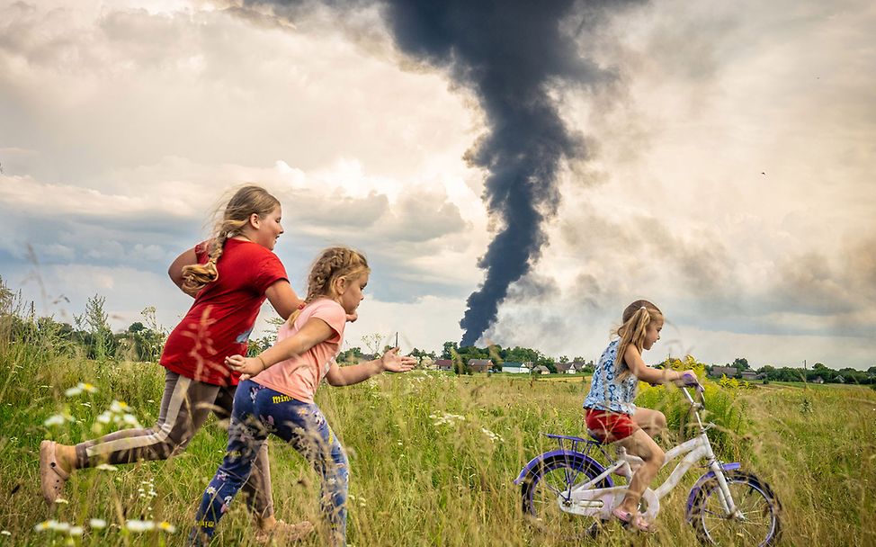 Ukraine: Under the dark clouds of war