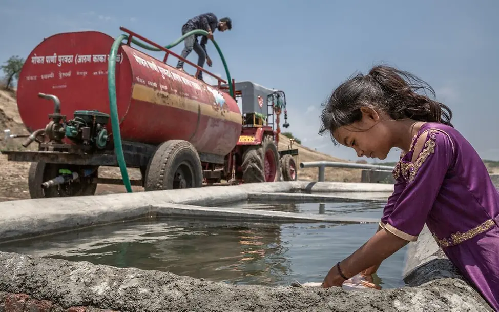 India: The fate of the little water carriers | © Supratim Bhattacharjee, Indien, Agentur De Beeldunie India: The fate of the little water carriers