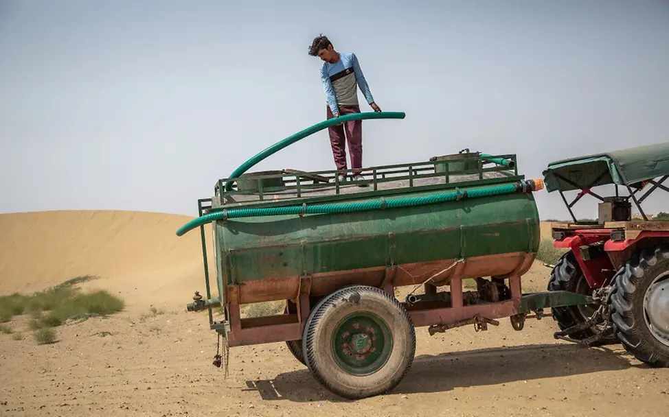 India: The fate of the little water carriers | © Supratim Bhattacharjee, Indien, Agentur De Beeldunie India: The fate of the little water carriers
