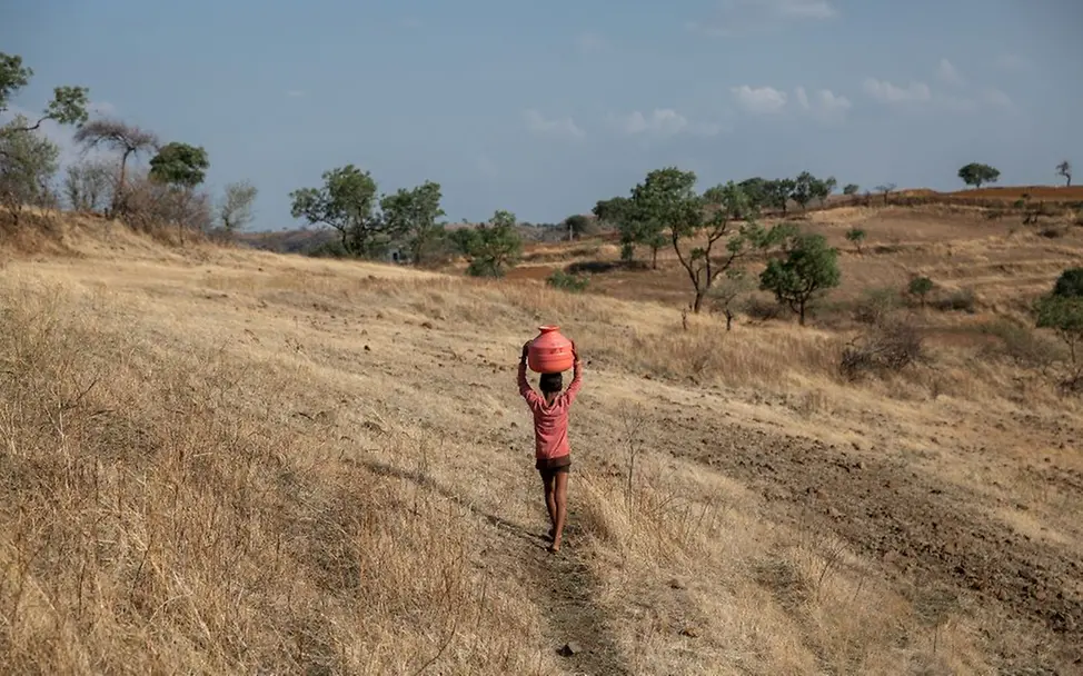 India: The fate of the little water carriers | © Supratim Bhattacharjee, Indien, Agentur De Beeldunie India: The fate of the little water carriers