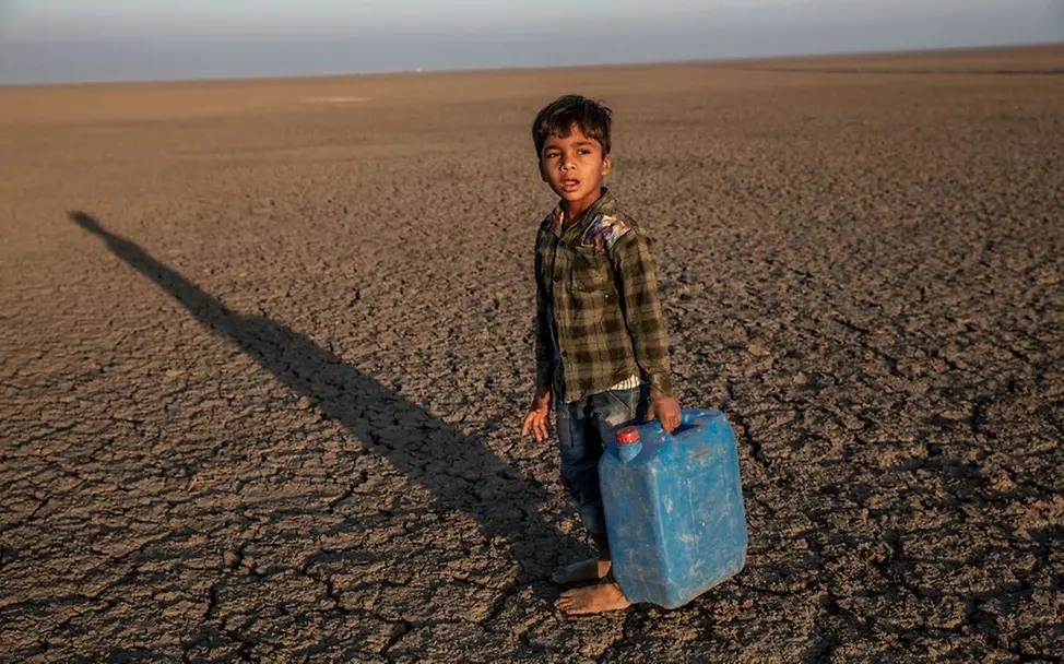 India: The fate of the little water carriers | © Supratim Bhattacharjee, Indien, Agentur De Beeldunie India: The fate of the little water carriers