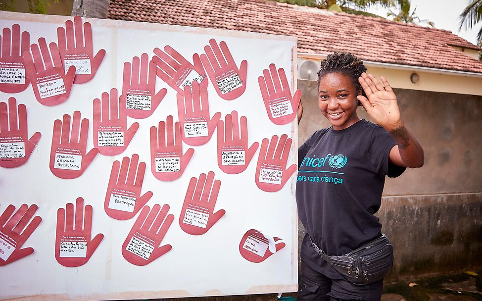 Kindersoldaten: Aktion „Red Hand Day“ gegen Einsatz von Kindersoldaten in Mosambik