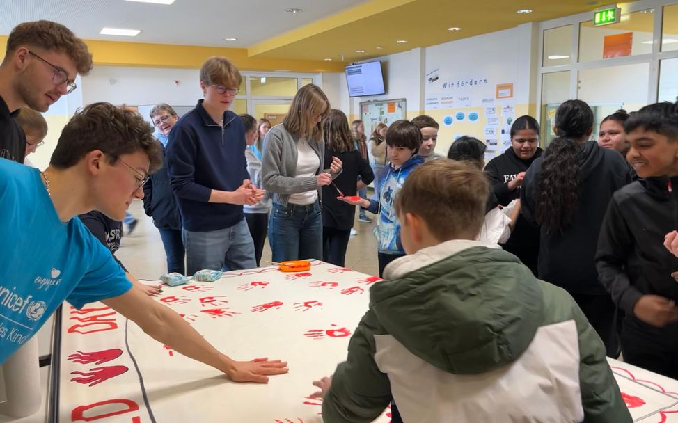 Red-hand-day Hannah-Arendt-Gesamtschule Soest