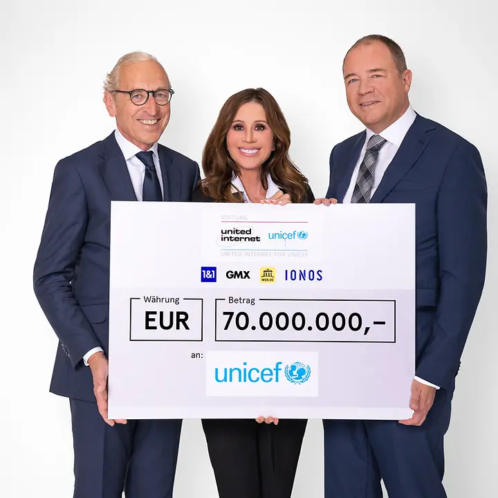 Scheckübergabe an UNICEF | Matthias Roess / 1&1 Scheckübergabe an UNICEF
