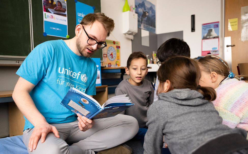 Reading for UNICEF/lesen für UNICEF