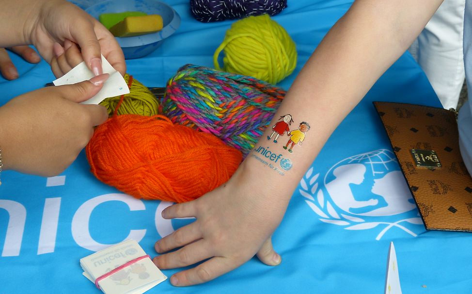 UNICEF-Tattoos © B. Böhmer/UNICEF/2024