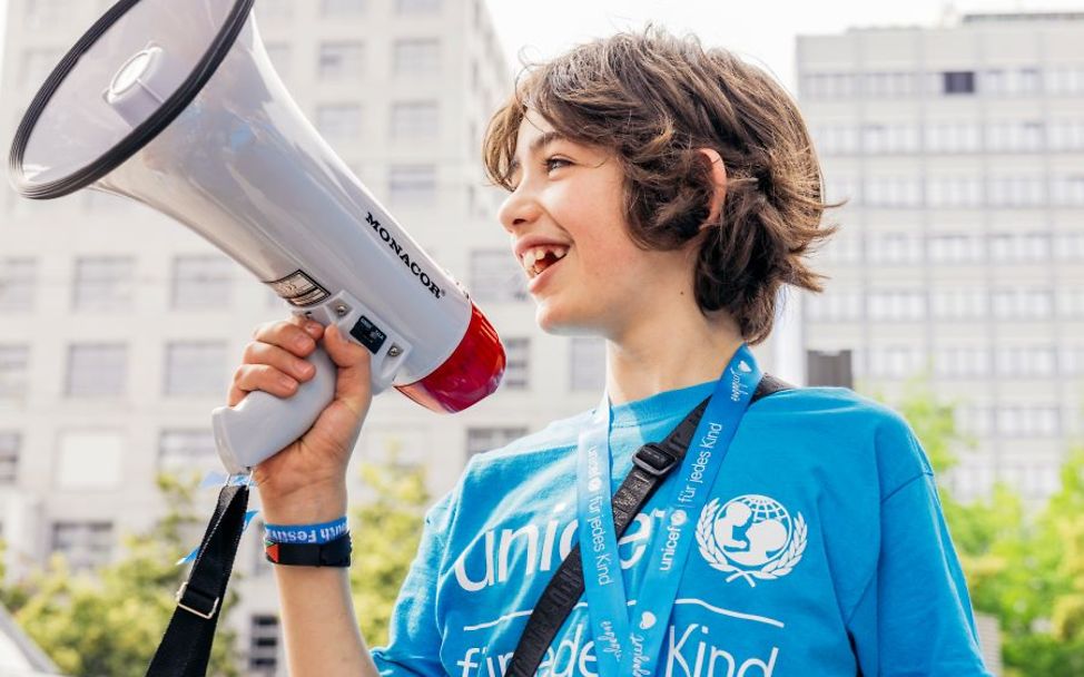 Stand up, speak out! Kreativ-Aktion zum Thema Kinderrechte