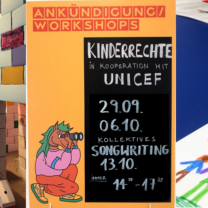 Impressionen vom Kinderrechte-Workshop der Kinderbiennale: Eingang zum "Pferdiversium", Ankündigungstafel, Aktionstisch