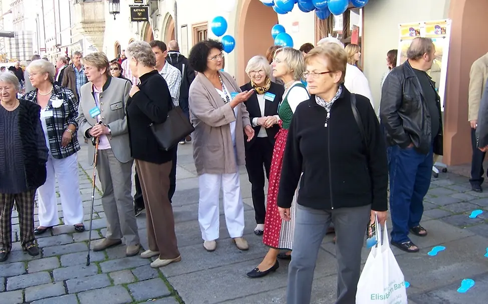 Vor dem Landshuter Rathaus © UNICEF-AG Landshut