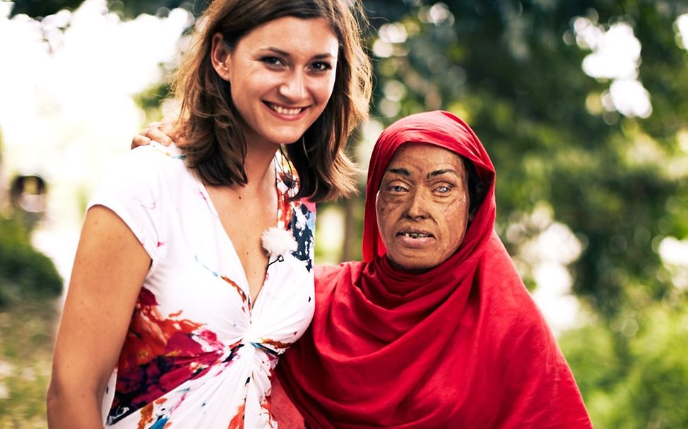 Gemeinsamer Spaziergang. ©Steven Pan/UNICEF/RTL II