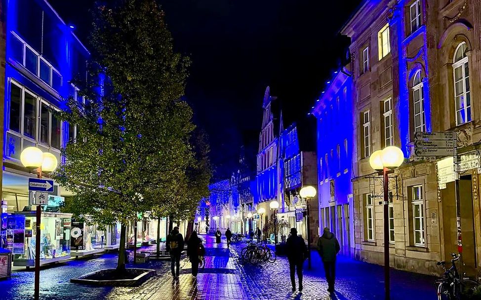 Die Altstadt in Blau zum Tag der Kinderrechte 