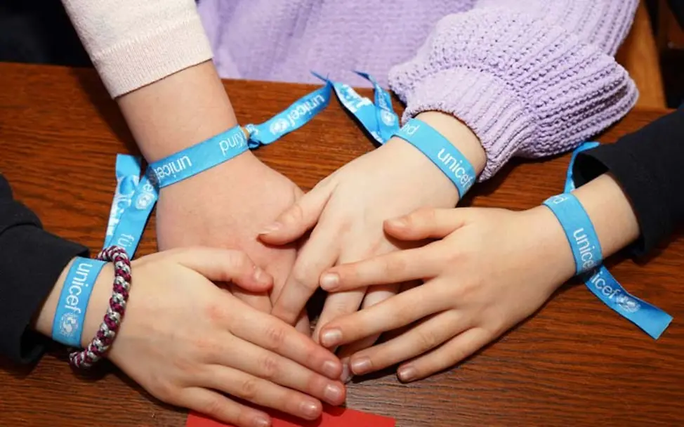 UNICEF-Armbänder © UNICEF/Marion Vogel kto-unicef-armbaender