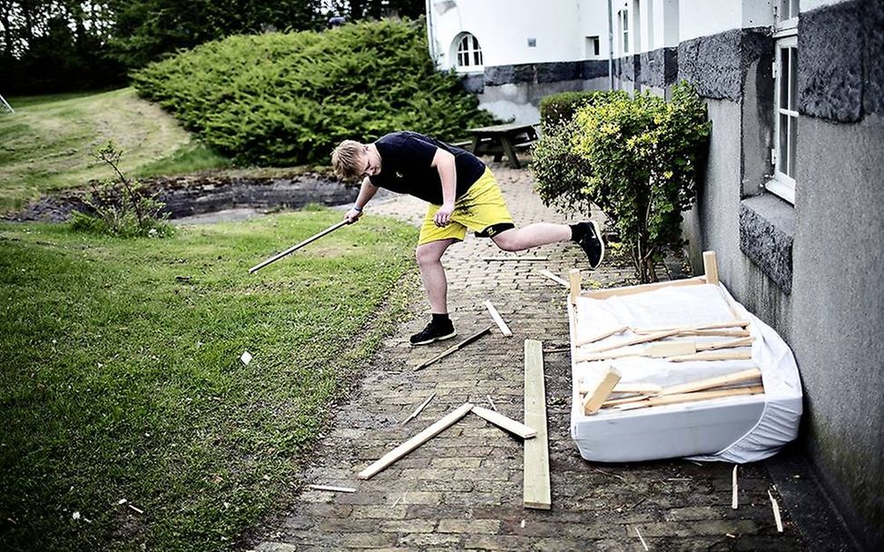 Wenn die Familie geschlossen wird. © Joachim Adrian/Danish School of Photojournalism